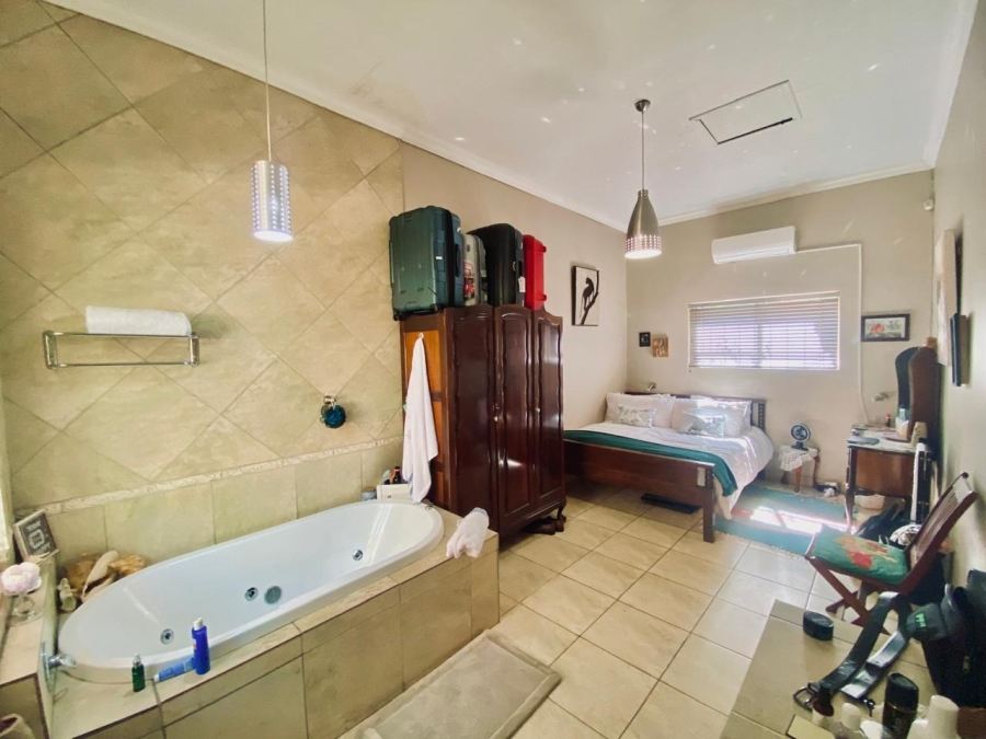 4 Bedroom Property for Sale in Flora Park Northern Cape